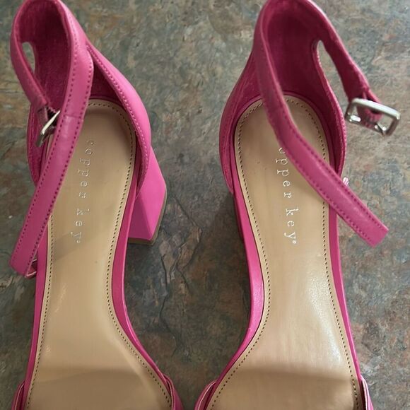 Copper Key Pink Closed Toe Block Heel Ankle Strap Heels Sz 8 - Picture 3 of 7